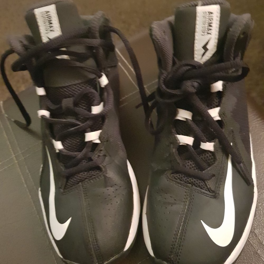 Nike - Picture 2 of 4